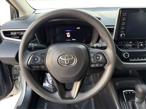 Used 2020 Toyota Corolla LE image 17