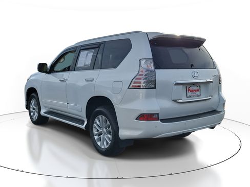 Used 2015 Lexus GX 460 image 3