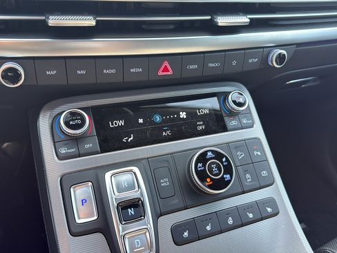 Used 2024 Hyundai Palisade Calligraphy AWD/4WD image 17