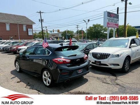 Used 2017 Chevrolet Cruze Premier FWD image 6
