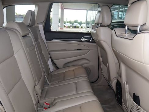 Used 2018 Jeep Grand Cherokee Overland AWD/4WD image 39