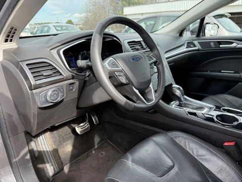 Used 2013 Ford Fusion Titanium image 16