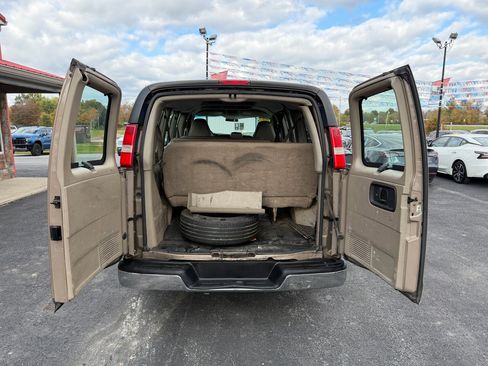 Used 2004 Chevrolet Express 2500 Passenger image 6