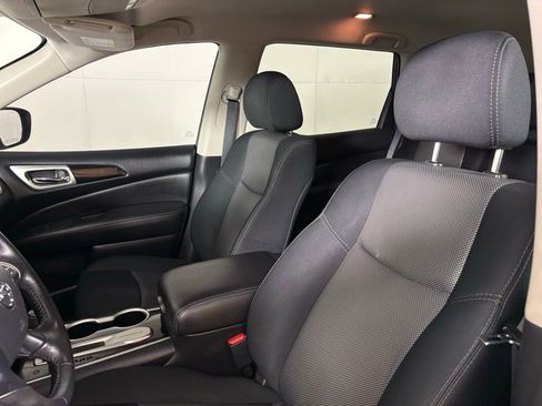 Used 2018 Nissan Pathfinder SV FWD image 17