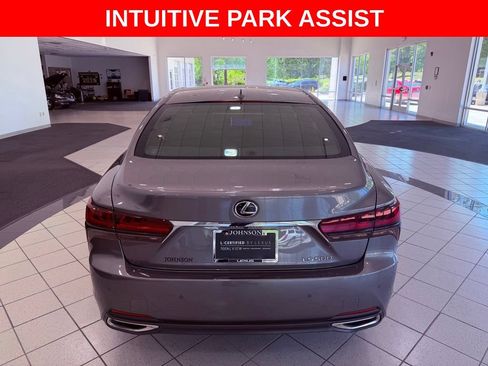 Used 2023 Lexus LS 500 w/ Accessory Package (Z2) RWD image 6
