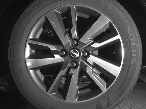 Used 2025 Nissan Versa SV FWD image 13