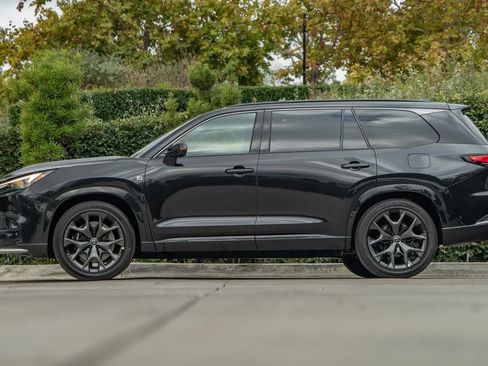 New 2026 Lexus TX 500h AWD image 7