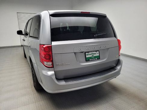 Used 2019 Dodge Grand Caravan SE FWD image 6