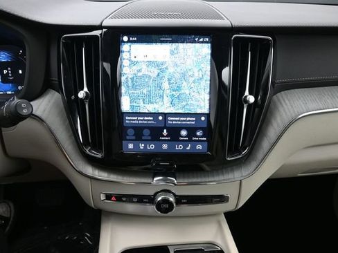 Used 2024 Volvo XC60 B5 Ultimate w/ Protection Package Premier AWD/4WD image 14