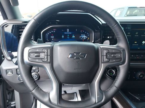 Used 2024 Chevrolet Silverado 1500 LT Trail Boss w/ Convenience Package II AWD/4WD image 17