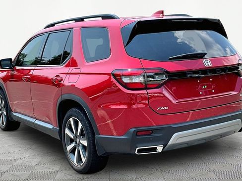 Used 2025 Honda Pilot Touring image 5