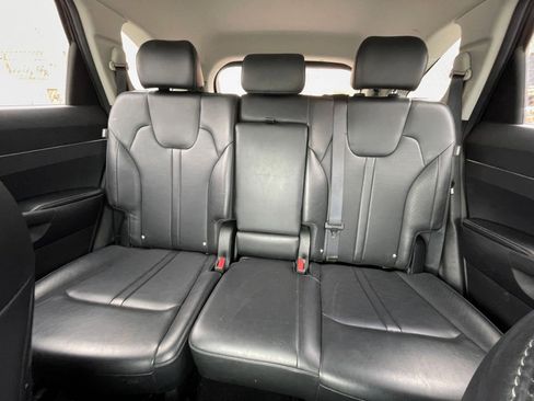 Used 2024 Kia Sorento S image 39