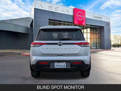 Certified 2024 Nissan Pathfinder S image 9