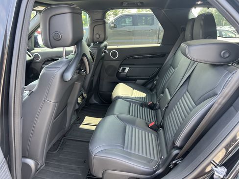 Certified 2025 Land Rover Discovery S AWD/4WD image 34