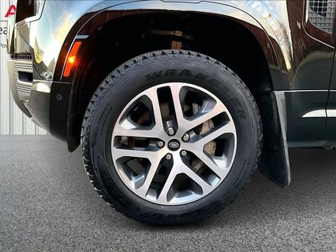 Used 2023 Land Rover Defender 110 X-Dynamic SE image 34