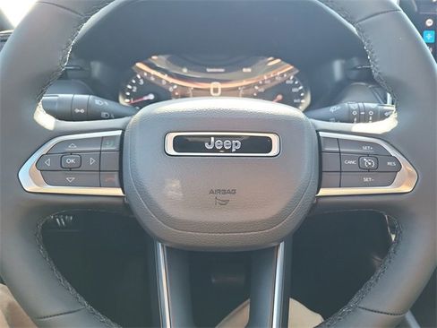New 2026 Jeep Compass Latitude image 11