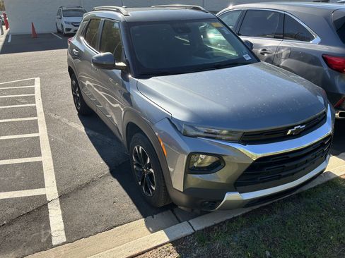 Used 2022 Chevrolet TrailBlazer LT image 3