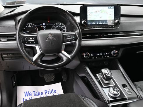 Used 2022 Mitsubishi Outlander SE FWD image 32