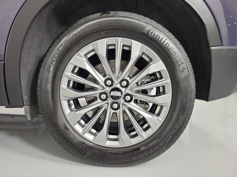 Certified 2025 Cadillac XT4 Premium Luxury image 10