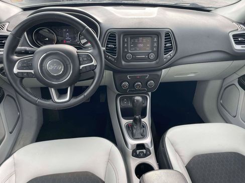 Used 2018 Jeep Compass Latitude image 7