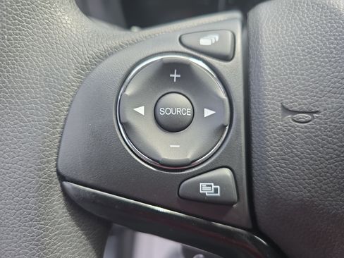 Used 2021 Honda HR-V EX image 16