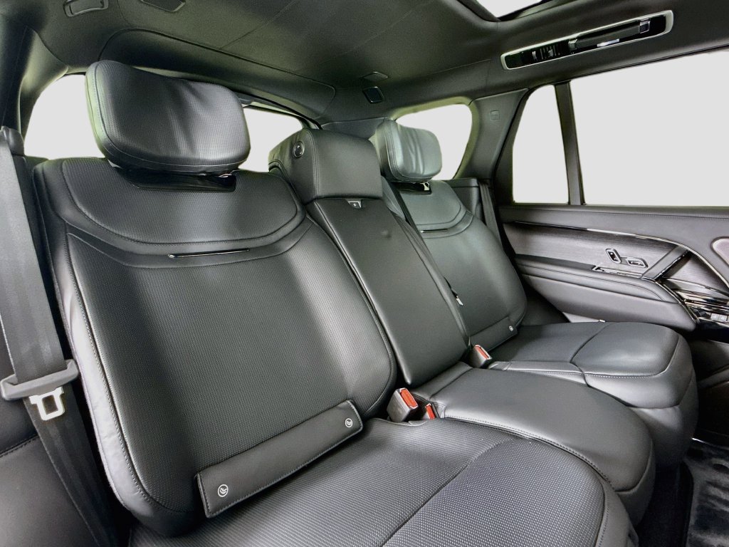 New 2026 Land Rover Range Rover SV AWD/4WD image 16