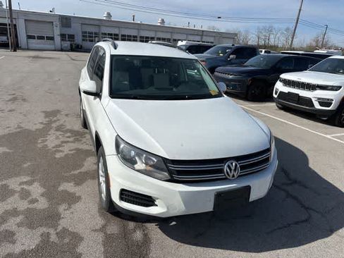 Used 2017 Volkswagen Tiguan S image 22