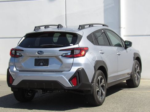 Used 2025 Subaru Crosstrek 2.5i Premium AWD/4WD image 6