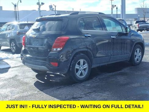 Used 2020 Chevrolet Trax LT w/ LT Convenience Package image 4