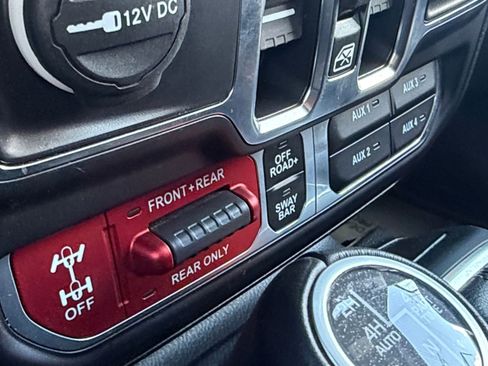 Used 2024 Jeep Wrangler Unlimited Rubicon image 27