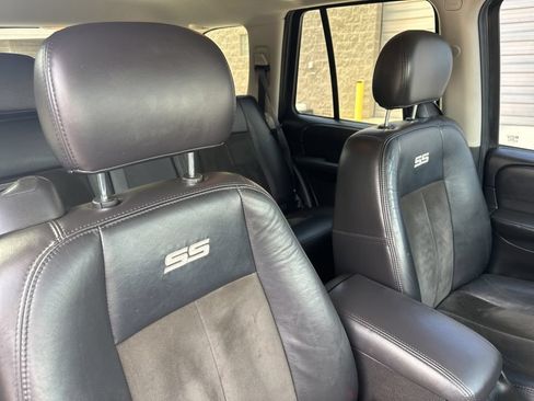 Used 2008 Chevrolet TrailBlazer SS w/ Sun And 6-Disc Cd Package AWD/4WD image 32