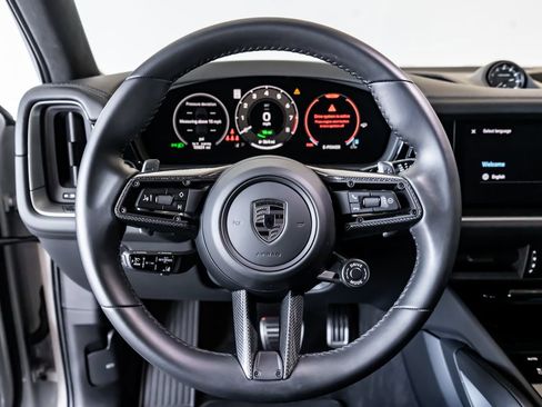 Certified 2025 Porsche Cayenne Turbo AWD/4WD image 18