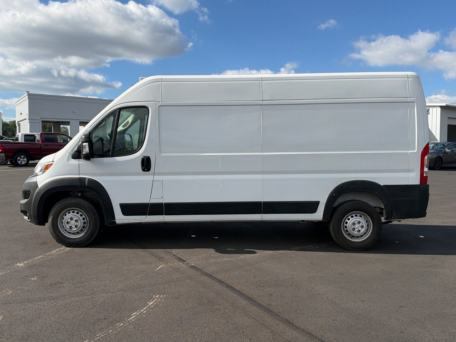 Used 2024 RAM ProMaster 2500 w/ Convenience Group FWD image 8