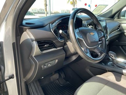 Used 2023 Chevrolet Traverse LT FWD image 14