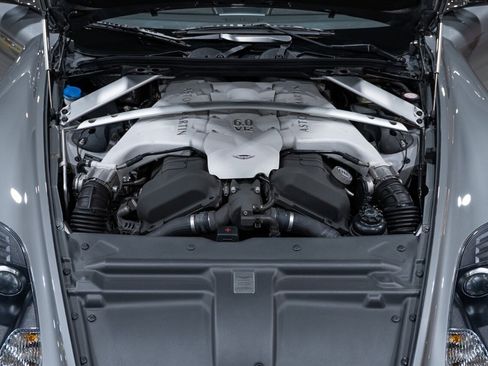 Used 2010 Aston Martin DBS image 39