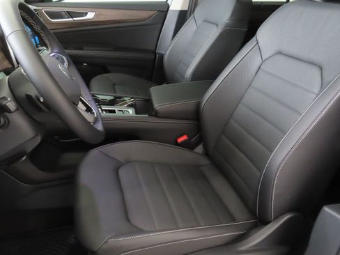 New 2025 Volkswagen Atlas SEL image 12