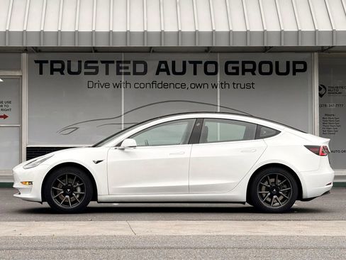 Used 2019 Tesla Model 3 Standard Range Plus image 6