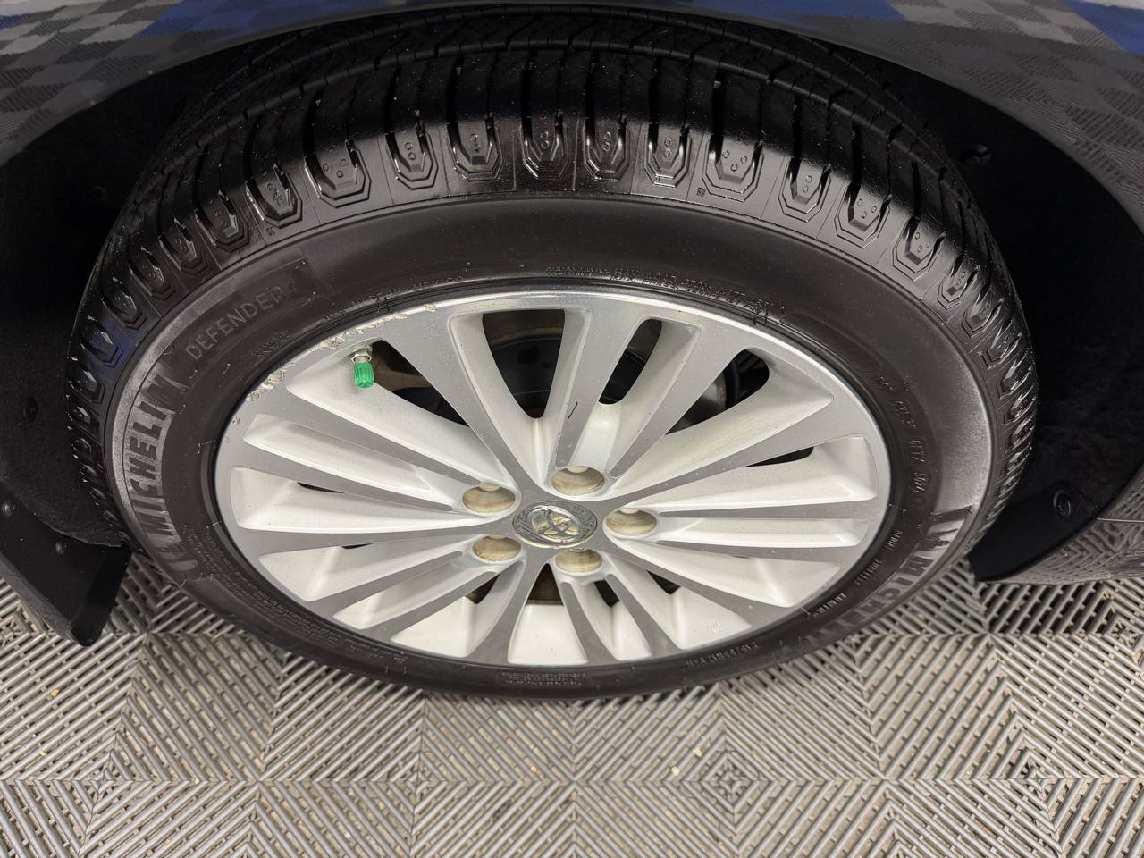 Used 2015 Toyota Avalon XLE Premium FWD image 37