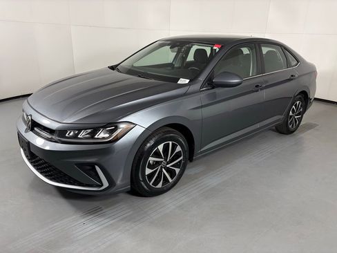 Used 2025 Volkswagen Jetta S FWD image 4