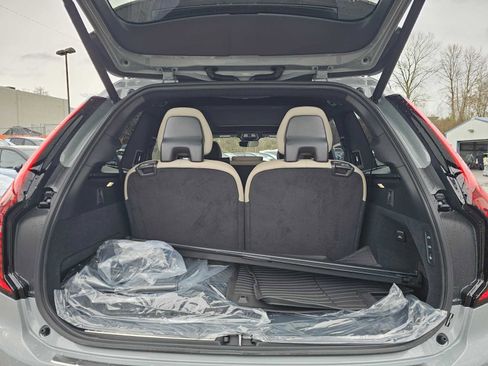 New 2026 Volvo XC90 T8 Ultra w/ Lounge Package image 18