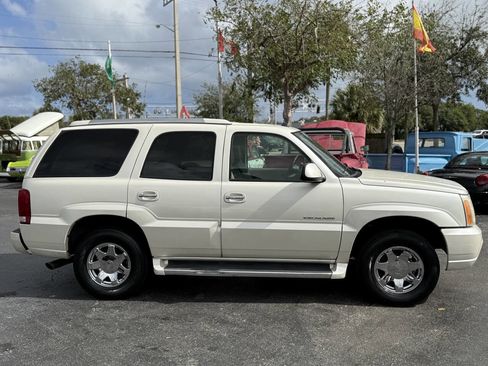 Used 2005 Cadillac Escalade 2WD image 7