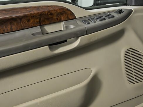 Used 2000 Ford F350 Lariat image 16