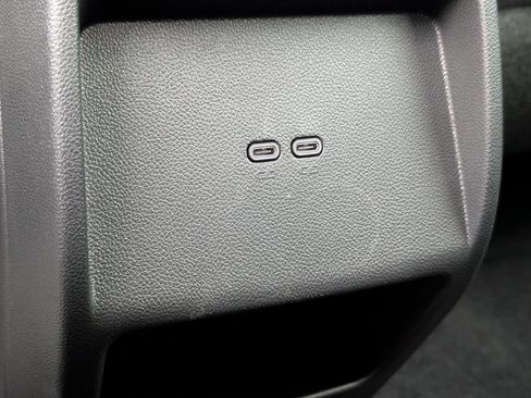 New 2026 Chevrolet Equinox EV LT image 29