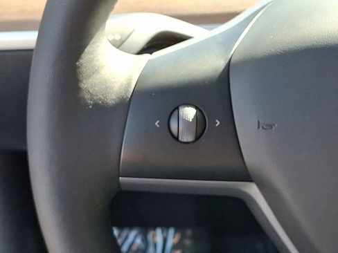 Used 2023 Tesla Model 3 Standard Range image 33