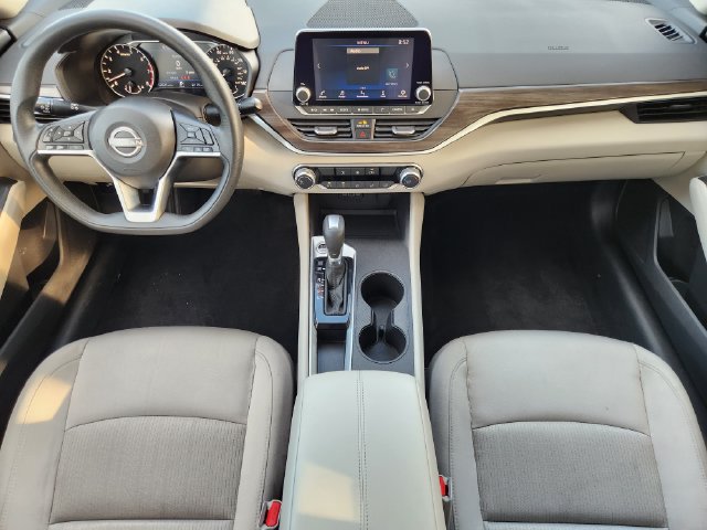 Used 2025 Nissan Altima 2.5 SV FWD image 23