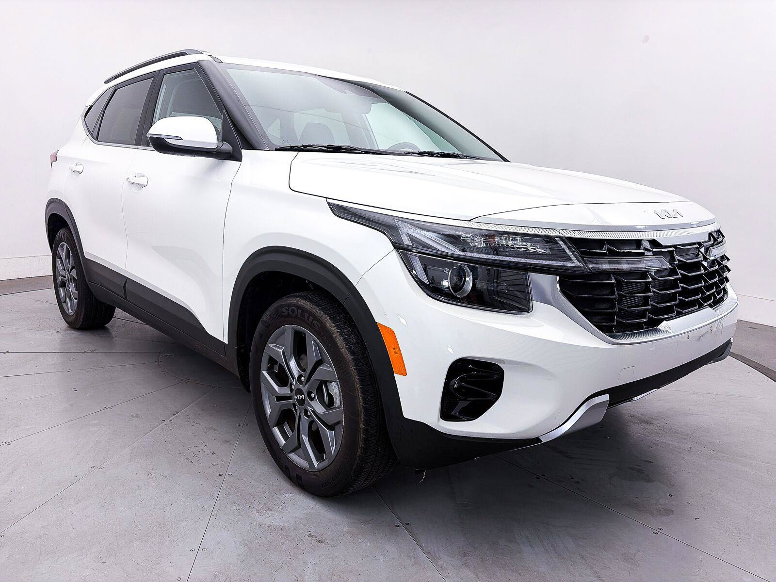 Used 2024 Kia Seltos S FWD image 9