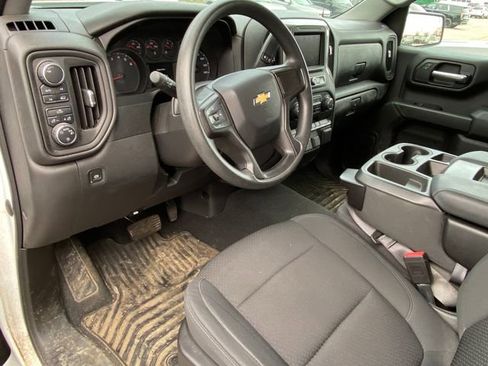 Used 2020 Chevrolet Silverado 1500 Custom w/ Custom Value Package image 8