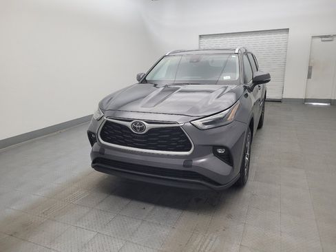 Used 2022 Toyota Highlander XLE image 15