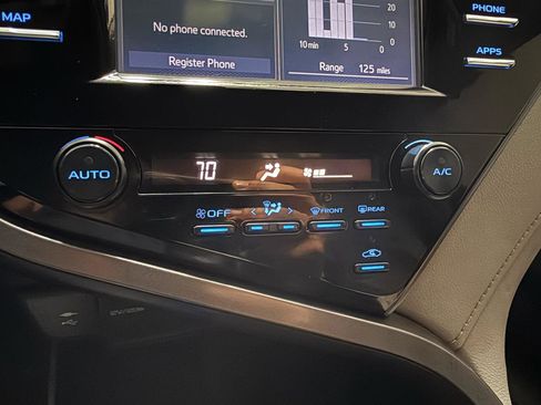 Used 2019 Toyota Camry SE FWD image 34
