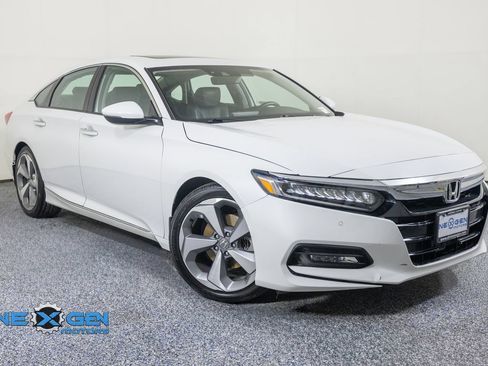 Used 2018 Honda Accord Touring image 1
